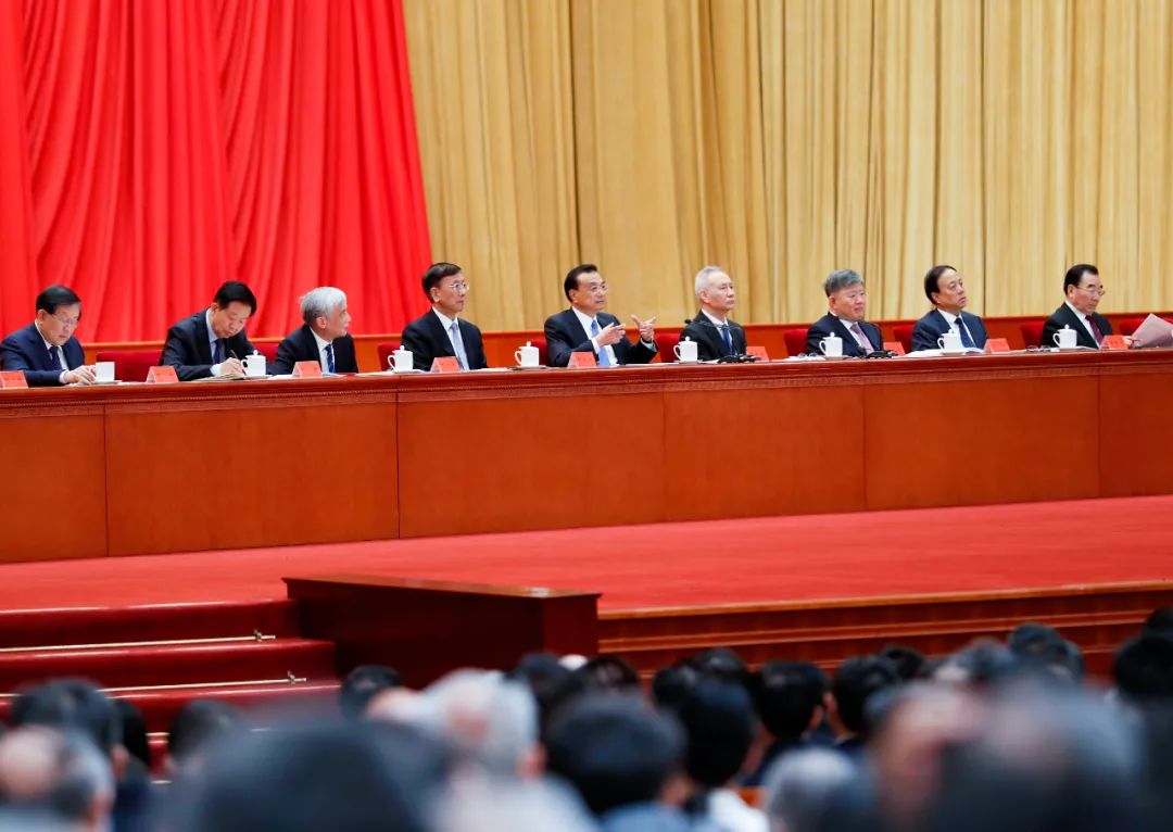 李克強(qiáng)在兩院院士大會(huì)、中國(guó)科協(xié)第十次全國(guó)代表大會(huì)第二次全體會(huì)議上強(qiáng)調(diào) 充分發(fā)揮人力人才資源優(yōu)勢(shì) 依靠科技創(chuàng)新提高發(fā)展質(zhì)量效益2.jpg
