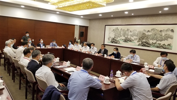 中國工程院組織院士代表座談會現(xiàn)場.jpg