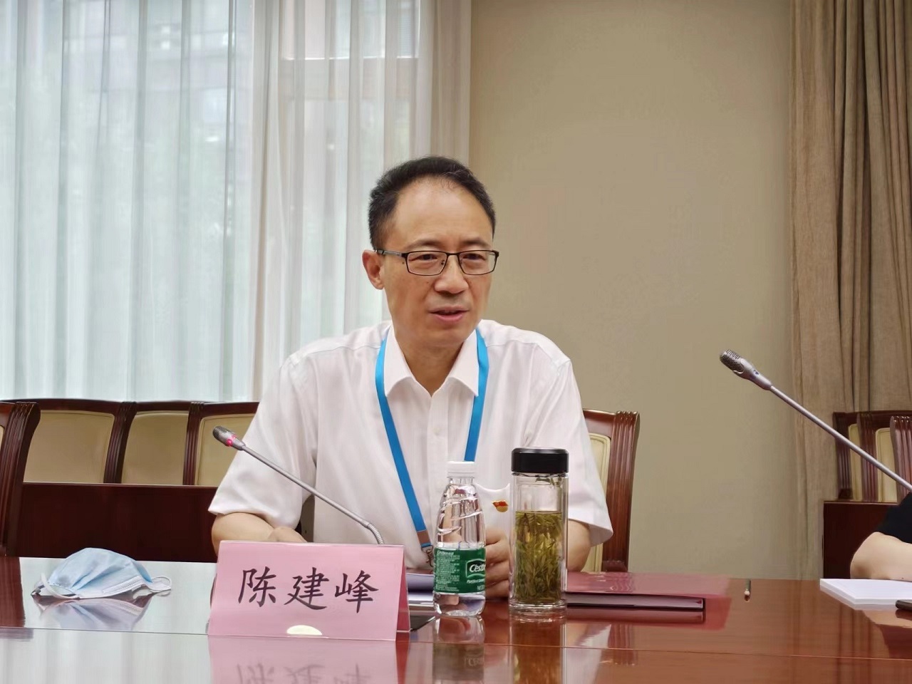 中國工程院機關(guān)黨委召開2022年“七一”集體慰問座談會.jpg