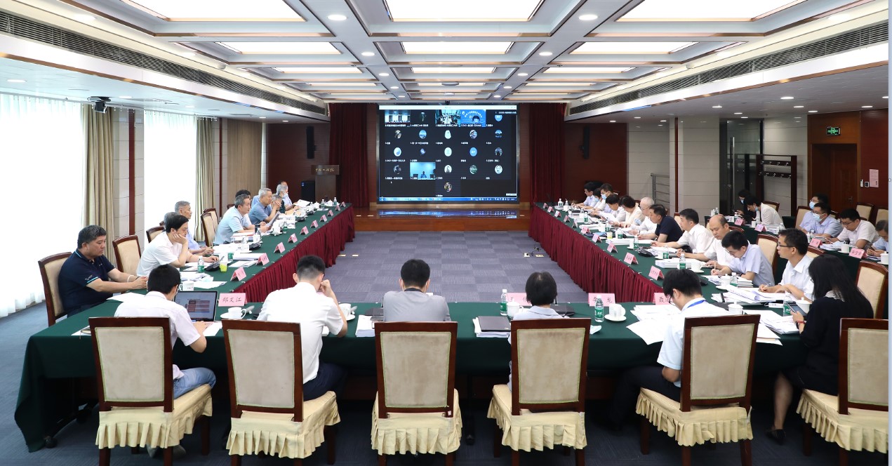“新能源發(fā)展與節(jié)能提高能效融合一體化前沿研究”項目預(yù)結(jié)題評審會在京召開.jpg