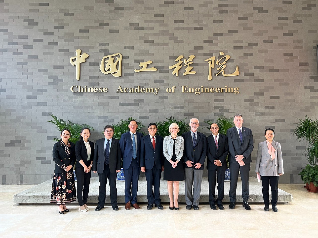 李曉紅院長會見澳大利亞昆士蘭大學校長德柏拉·特蕾教授