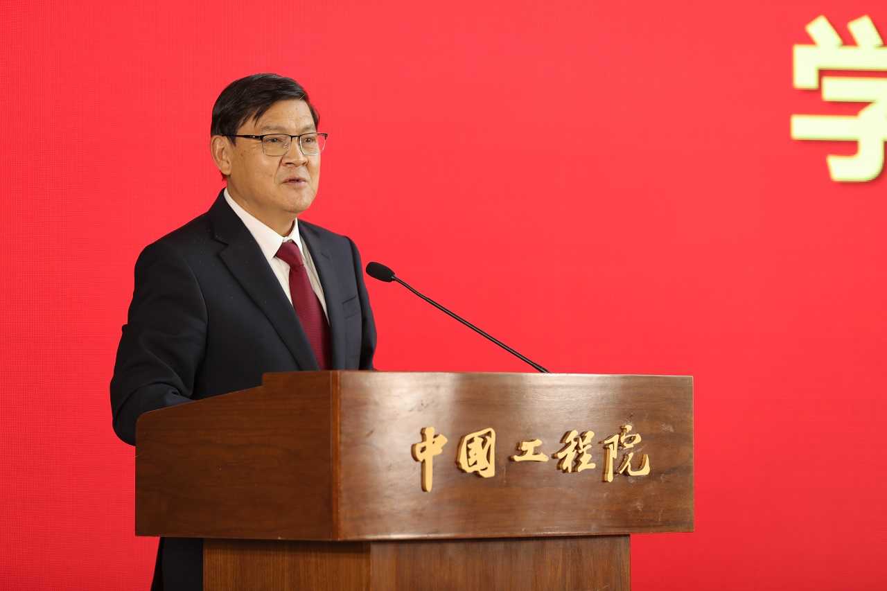中國工程院舉行2023年當選院士學習教育暨頒證儀式，另外加兩張照片