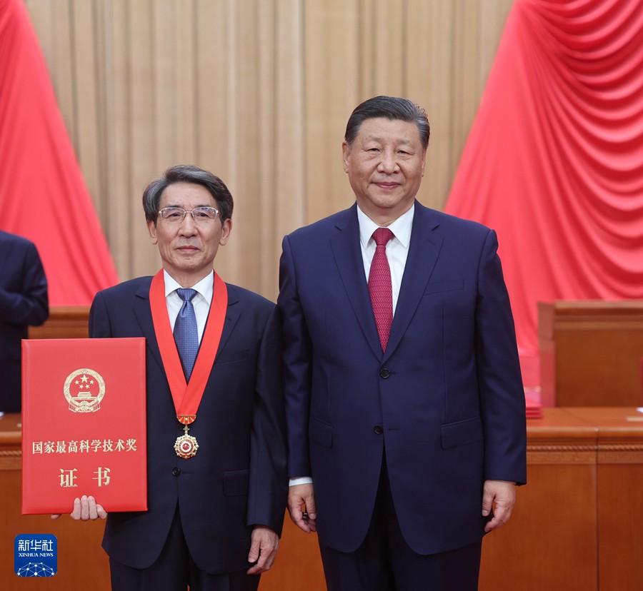 全國科技大會 國家科學(xué)技術(shù)獎勵大會 兩院院士大會在京召開 習(xí)近平為國家最高科學(xué)技術(shù)獎獲得者等頒獎并發(fā)表重要講話