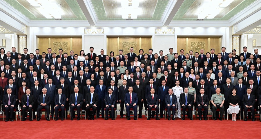 全國科技大會 國家科學(xué)技術(shù)獎勵大會 兩院院士大會在京召開 習(xí)近平為國家最高科學(xué)技術(shù)獎獲得者等頒獎并發(fā)表重要講話