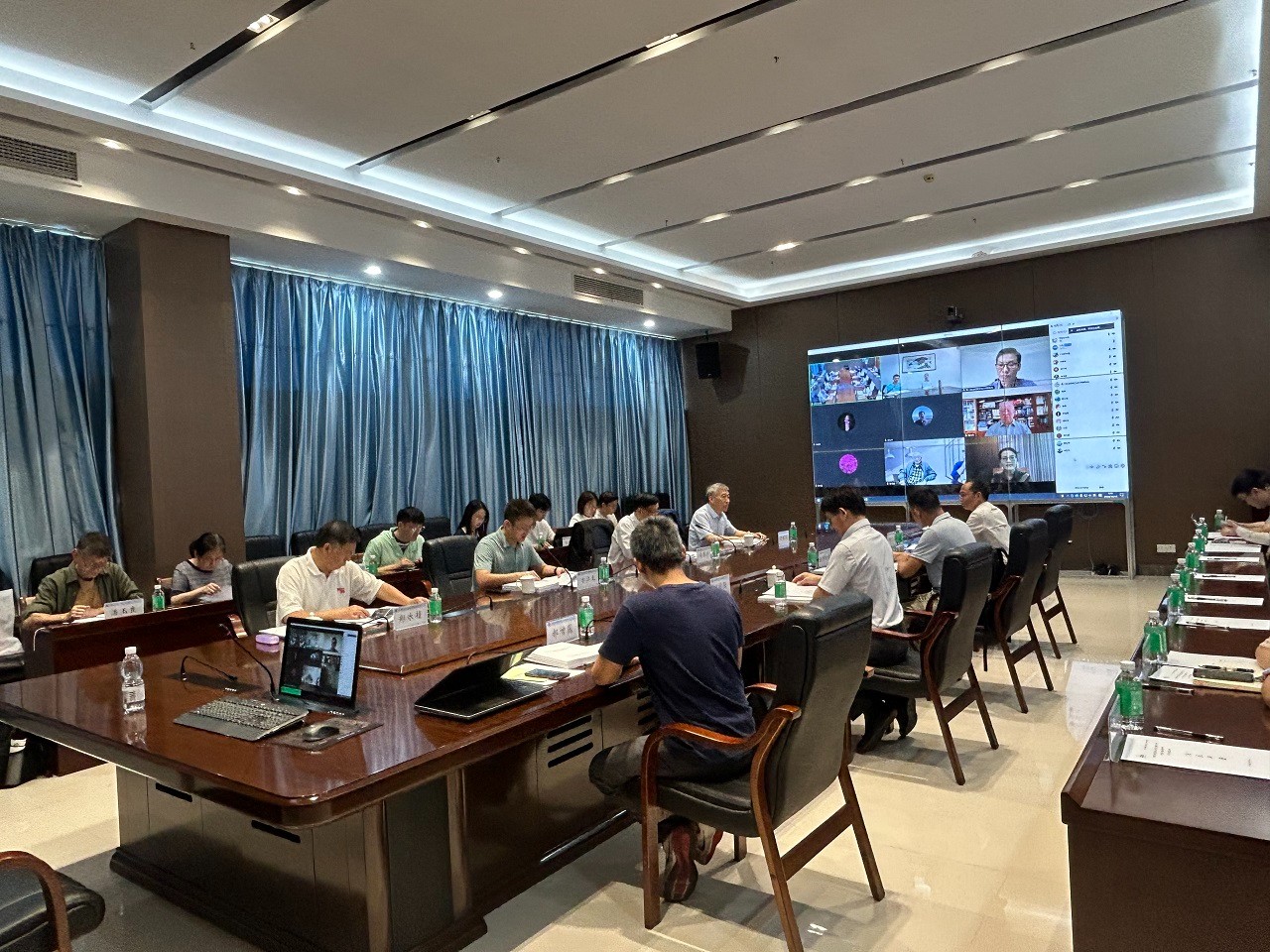 “粵港澳大灣區(qū)藍碳生態(tài)資源保護利用與經(jīng)濟發(fā)展戰(zhàn)略研究”項目內(nèi)部結題評審會在廣州舉行