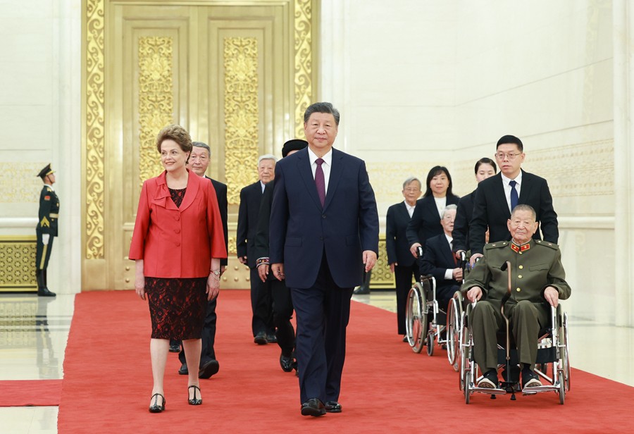 中華人民共和國國家勛章和國家榮譽稱號頒授儀式在京隆重舉行 習(xí)近平向國家勛章和國家榮譽稱號獲得者頒授勛章獎?wù)虏l(fā)表重要講話